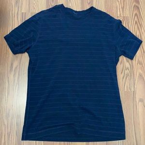 Lululemon 5 year basic tee size L